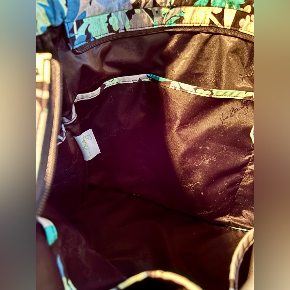 💥Vera Bradley Tote in Camo Floral💥 NWOT - Picture 7 of 9